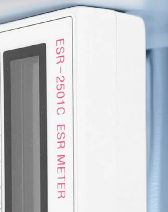 Electronics Quiz - Tester di capacità ESR2501C con clip